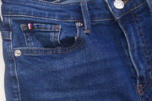 Jeans se ove sezone nosi na novi način