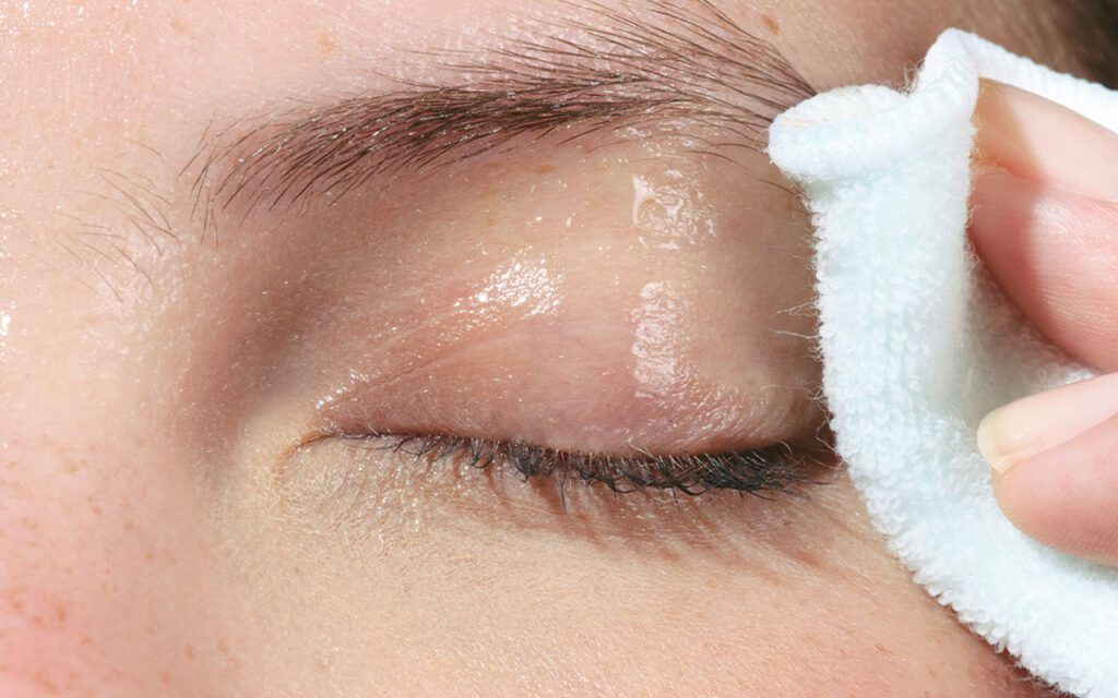 Clarins uklanja šminku, čisti lice i preporučuje tonik za zdravu i lijepu kožu 3 Clarins uklanja šminku, čisti lice i preporučuje tonik za zdravu i lijepu kožu