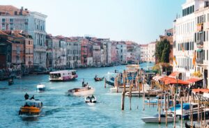 Građani traže snažniju zaštitničku ulogu EU-a uslijed globalnih promjena 10 Građani traže snažniju zaštitničku ulogu EU-a uslijed globalnih promjena