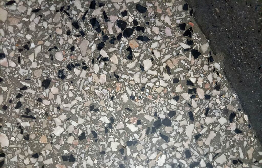 Čišćenje i održavanje teraco poda – potpuni vodič uz domaća sredstva 2 Čišćenje i održavanje teraco poda – potpuni vodič uz domaća sredstva
