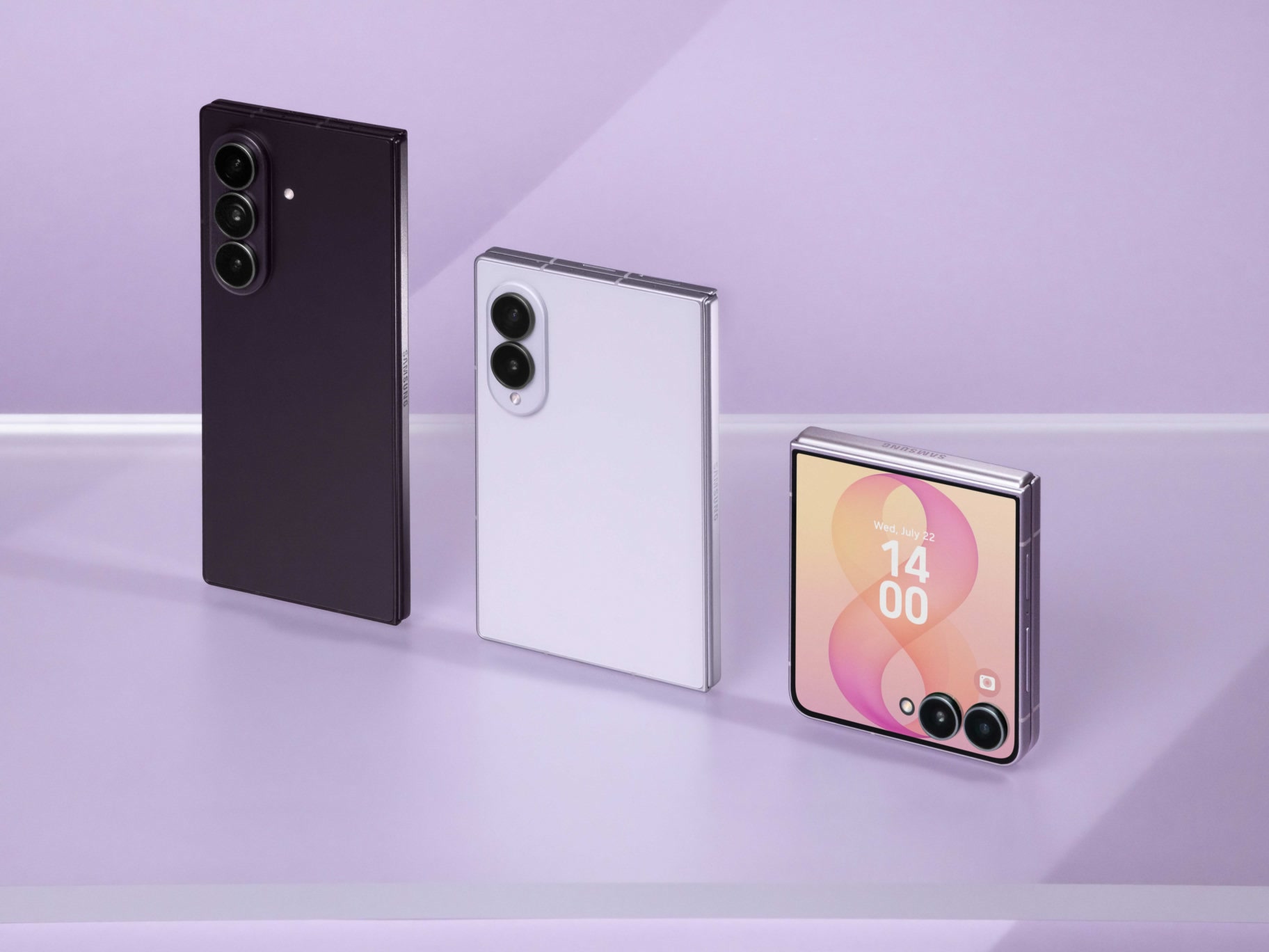 Samsung Galaxy Z serija srušila europski rekord prednarudžbi 1 Galaxy Z Fold8 Ultra, Fold8 i Flip8 postavljeni na ljubičastoj pozadini